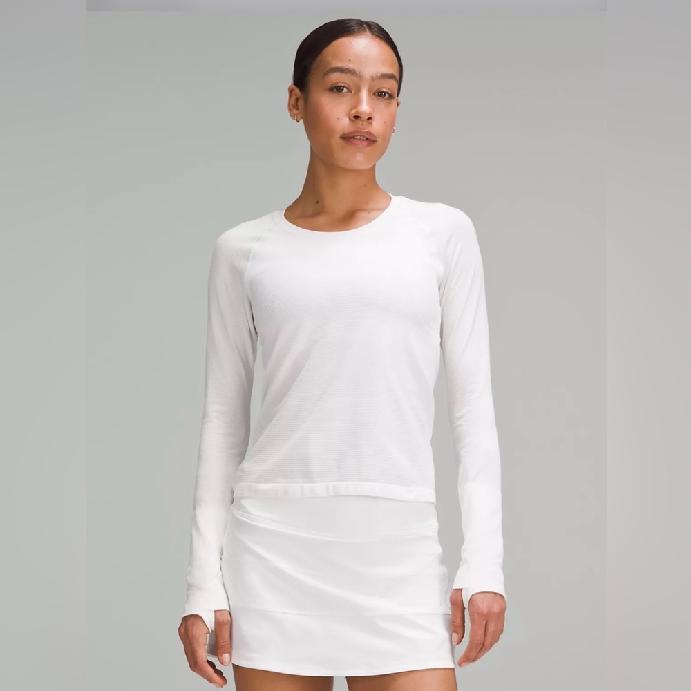 Lululemon Swiftly Tech Long Sleeve Top (Breeze) Relaxed Fit
White size 14